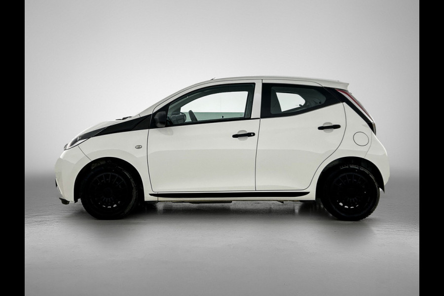 Toyota Aygo 1.0 VVT-i x-fun / Airconditioning / Elec. Pakket / Radio-Usb / Bluetooth / Apk 10-2026