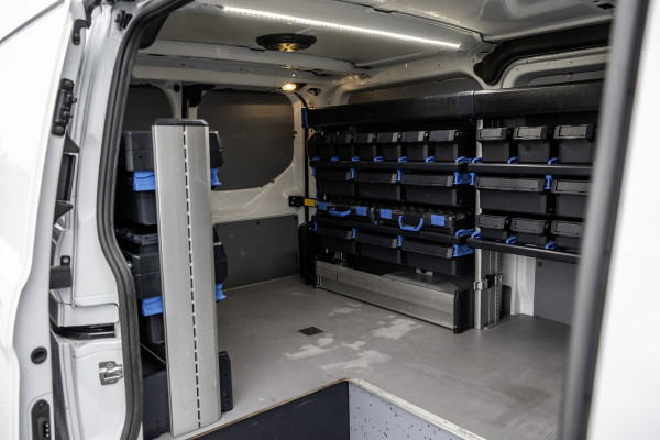 Ford Transit Custom 2.0 TDCI L1H1 | Volledig ingericht | Airco | Cruise | 3-zits