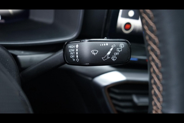 CUPRA Leon 1.5 eTSI VZ AUTOMAAT-AMBIANCE-BEATS-CAMERA-FULL LED-KEYLESS-PANORAMA