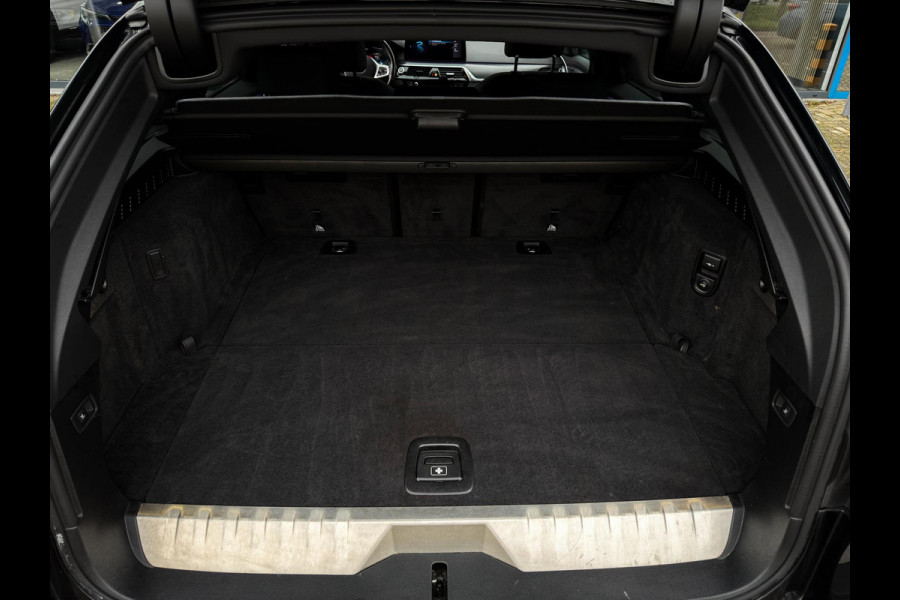 BMW 5 Serie Touring 530e Business Edition Plus M-Sport|Panorama|Shadow|Trekhaak|Stoel/stuurverwarming