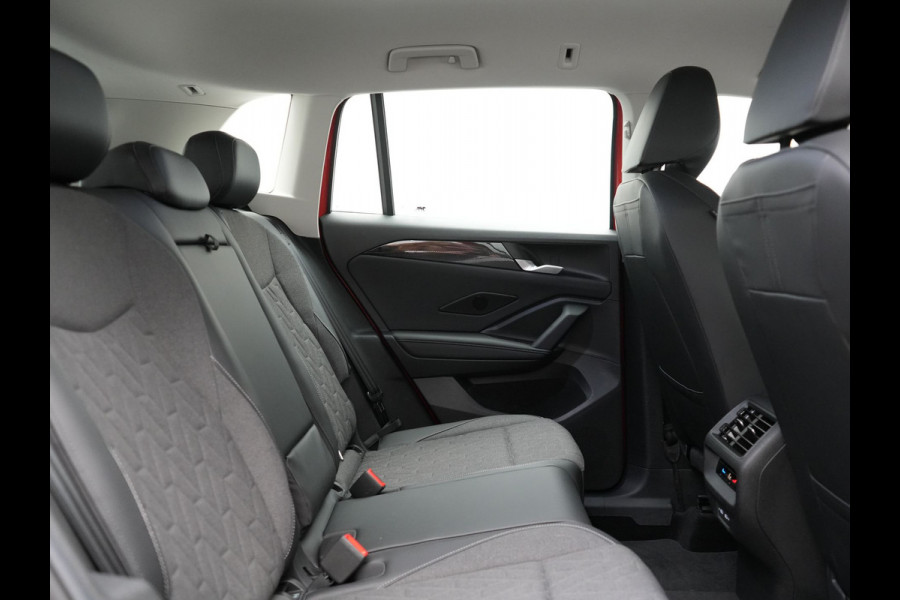 Volkswagen Tiguan 1.5 eHybrid Life Edition Plug In Hybrid 204pk Dealer O.H. PHEV | Adaptive Cruise | 360 Camera | Sportstoelen & Stuur Verwarmd | Standkachel | 19"L.M | Apple Carplay | LED Koplampen | Virtual | Blis | DAB |