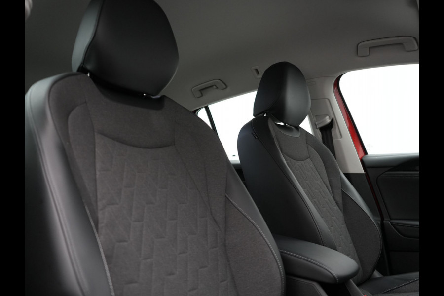 Volkswagen Tiguan 1.5 eHybrid Life Edition Plug In Hybrid 204pk Dealer O.H. PHEV | Adaptive Cruise | 360 Camera | Sportstoelen & Stuur Verwarmd | Standkachel | 19"L.M | Apple Carplay | LED Koplampen | Virtual | Blis | DAB |