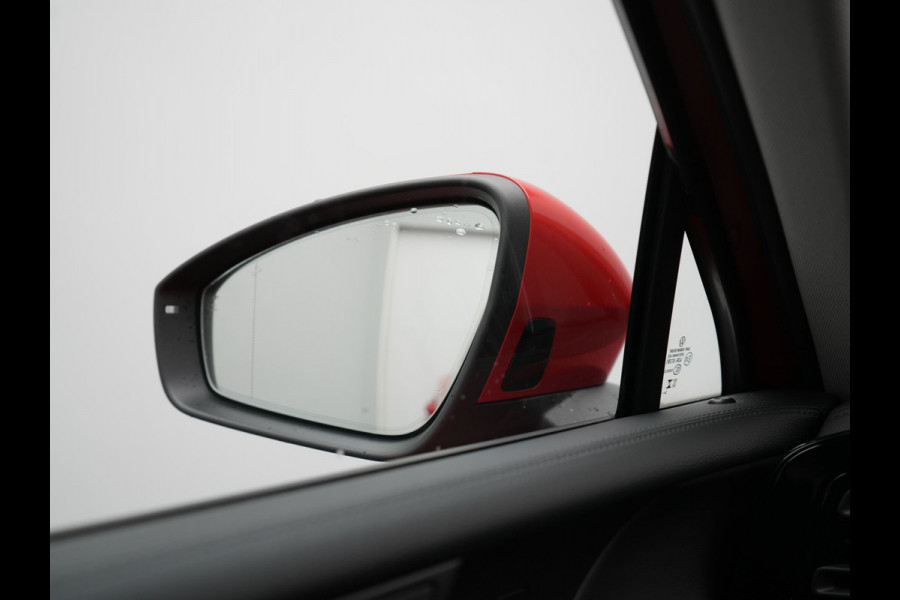 Volkswagen Tiguan 1.5 eHybrid Life Edition Plug In Hybrid 204pk Dealer O.H. PHEV | Adaptive Cruise | 360 Camera | Sportstoelen & Stuur Verwarmd | Standkachel | 19"L.M | Apple Carplay | LED Koplampen | Virtual | Blis | DAB |