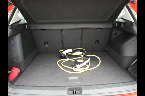 Volkswagen Tiguan 1.5 eHybrid Life Edition Plug In Hybrid 204pk Dealer O.H. PHEV | Adaptive Cruise | 360 Camera | Sportstoelen & Stuur Verwarmd | Standkachel | 19"L.M | Apple Carplay | LED Koplampen | Virtual | Blis | DAB |