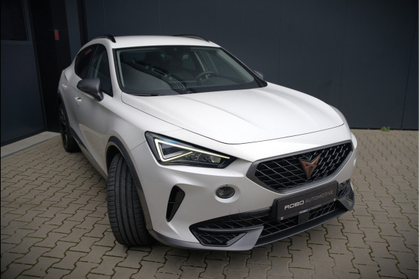 CUPRA Formentor 1.4 e-Hybrid Business | Stuurverwarming | Keyless | Adaptive Cruise Control | Navigatie | Parkeersensoren | Ambiance Verlichting | DAB | Climate Control