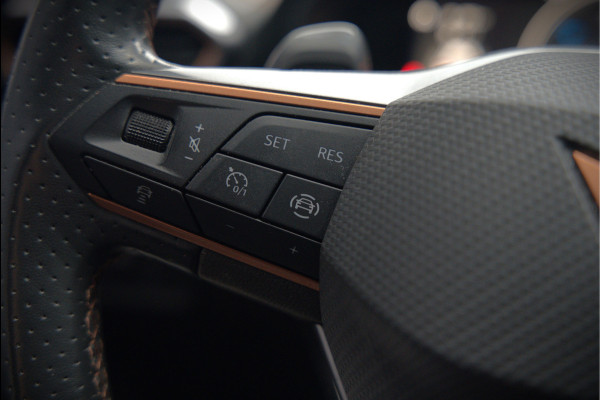 CUPRA Formentor 1.4 e-Hybrid Business | Stuurverwarming | Keyless | Adaptive Cruise Control | Navigatie | Parkeersensoren | Ambiance Verlichting | DAB | Climate Control