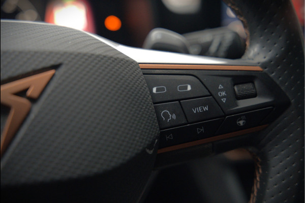 CUPRA Formentor 1.4 e-Hybrid Business | Stuurverwarming | Keyless | Adaptive Cruise Control | Navigatie | Parkeersensoren | Ambiance Verlichting | DAB | Climate Control