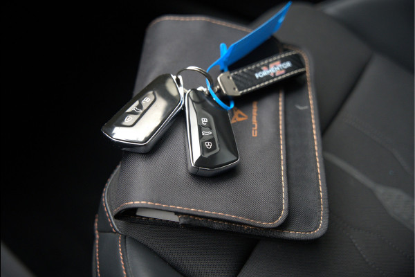 CUPRA Formentor 1.4 e-Hybrid Business | Stuurverwarming | Keyless | Adaptive Cruise Control | Navigatie | Parkeersensoren | Ambiance Verlichting | DAB | Climate Control