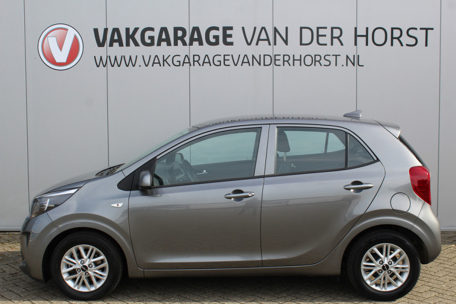 Kia Picanto 1.0-67pk DPi DynamicLine. Kwalitatief erg goed wagen voor jaren zorgeloos rijplezier! Airco, metallic lak, camera, cruise control, elektr. ramen v+a, Android auto/Apple carplay, DAB radio, USB aansl., LM wielen etc
