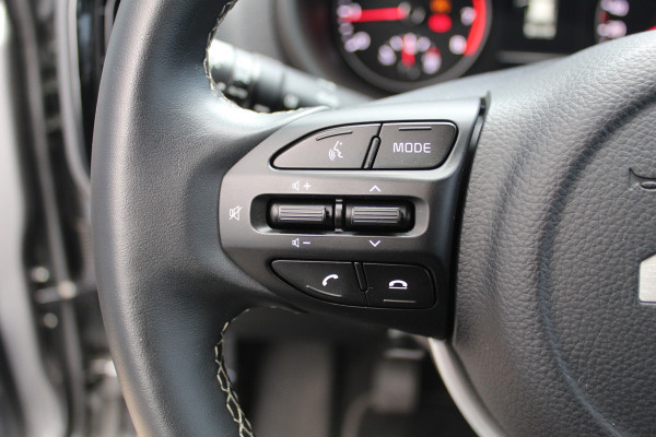 Kia Picanto 1.0-67pk DPi DynamicLine. Kwalitatief erg goed wagen voor jaren zorgeloos rijplezier! Airco, metallic lak, camera, cruise control, elektr. ramen v+a, Android auto/Apple carplay, DAB radio, USB aansl., LM wielen etc