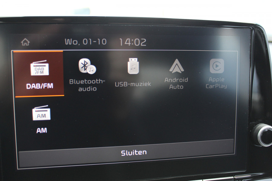 Kia Picanto 1.0-67pk DPi DynamicLine. Kwalitatief erg goed wagen voor jaren zorgeloos rijplezier! Airco, metallic lak, camera, cruise control, elektr. ramen v+a, Android auto/Apple carplay, DAB radio, USB aansl., LM wielen etc