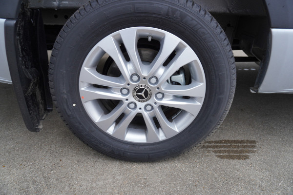 Mercedes-Benz Sprinter 319 CDI 191PK L2H2 Select Automaat nr. V113 | Airco | Cruise | Camera | LED