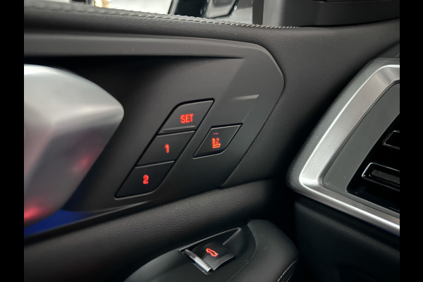 BMW X5 50e M-Pro Performance | M-Seats | M-Uitlaat | 360 Camera | ACC | Carbon | Indiv. Leder | Head-Up | Harman-Kardon | Keyless-Entry | 22'' | Trekhaak | Stoelventilatie | Iconic-Glow | M-Gordels | Zonwering | Stoelverwarming V+A | Rij-Assistent Pro |  Memory | Glaspook | Beker-Clima | Carplay | Draadloos Laden |