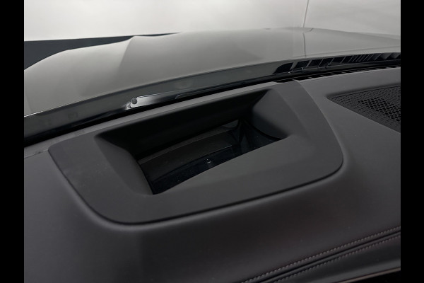 BMW X5 50e M-Pro Performance | M-Seats | M-Uitlaat | 360 Camera | ACC | Carbon | Indiv. Leder | Head-Up | Harman-Kardon | Keyless-Entry | 22'' | Trekhaak | Stoelventilatie | Iconic-Glow | M-Gordels | Zonwering | Stoelverwarming V+A | Rij-Assistent Pro |  Memory | Glaspook | Beker-Clima | Carplay | Draadloos Laden |