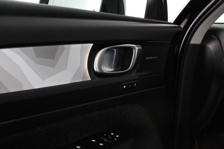 Volvo XC40 1.5 T5 Recharge Ultimate Bright Pano.schuif/Leer/Memory/Harman Kardon