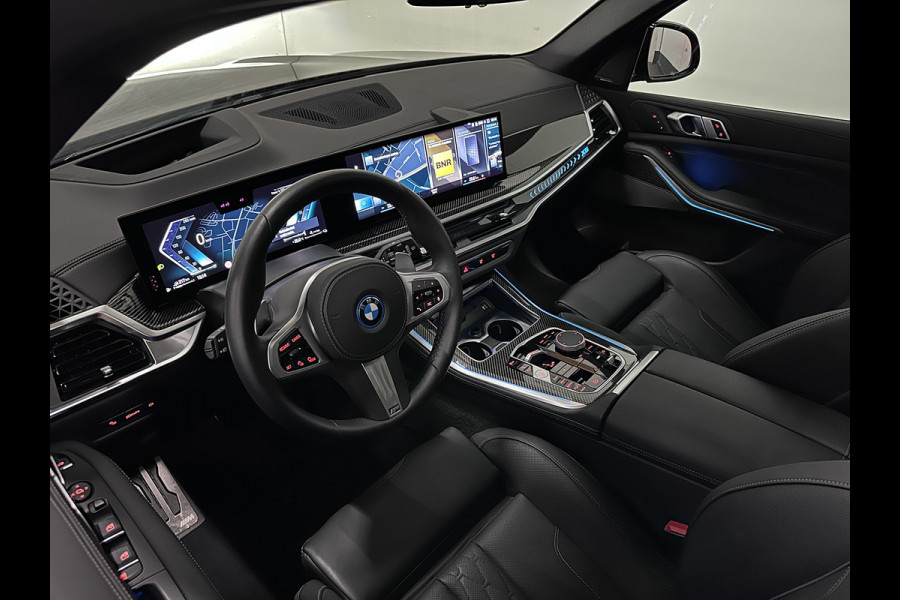 BMW X5 50e M-Pro Performance | M-Seats | M-Uitlaat | 360 Camera | ACC | Carbon | Indiv. Leder | Head-Up | Harman-Kardon | Keyless-Entry | 22'' | Trekhaak | Stoelventilatie | Iconic-Glow | M-Gordels | Zonwering | Stoelverwarming V+A | Rij-Assistent Pro |  Memory | Glaspook | Beker-Clima | Carplay | Draadloos Laden |