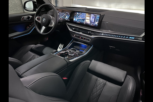 BMW X5 50e M-Pro Performance | M-Seats | M-Uitlaat | 360 Camera | ACC | Carbon | Indiv. Leder | Head-Up | Harman-Kardon | Keyless-Entry | 22'' | Trekhaak | Stoelventilatie | Iconic-Glow | M-Gordels | Zonwering | Stoelverwarming V+A | Rij-Assistent Pro |  Memory | Glaspook | Beker-Clima | Carplay | Draadloos Laden |