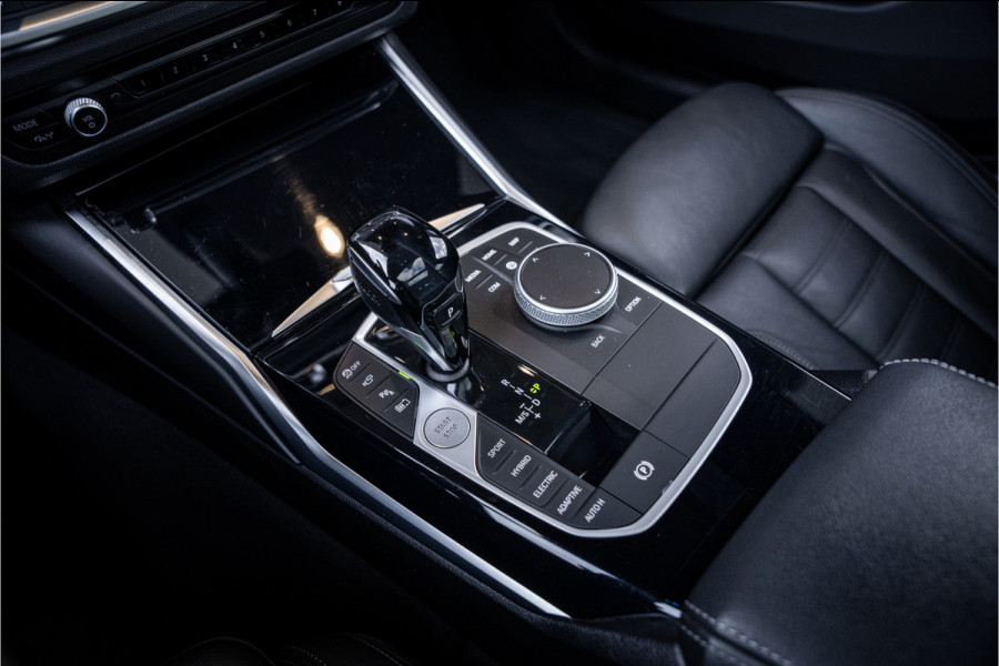 BMW 3 Serie Touring 330e xDrive High Executive - M Sport | Panorama | H&K | Memory | Elek. Trekhaak