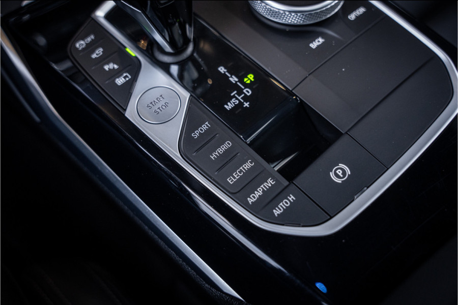 BMW 3 Serie Touring 330e xDrive High Executive - M Sport | Panorama | H&K | Memory | Elek. Trekhaak