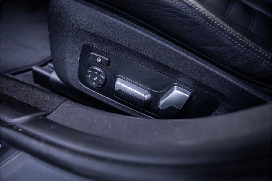 BMW 3 Serie Touring 330e xDrive High Executive - M Sport | Panorama | H&K | Memory | Elek. Trekhaak