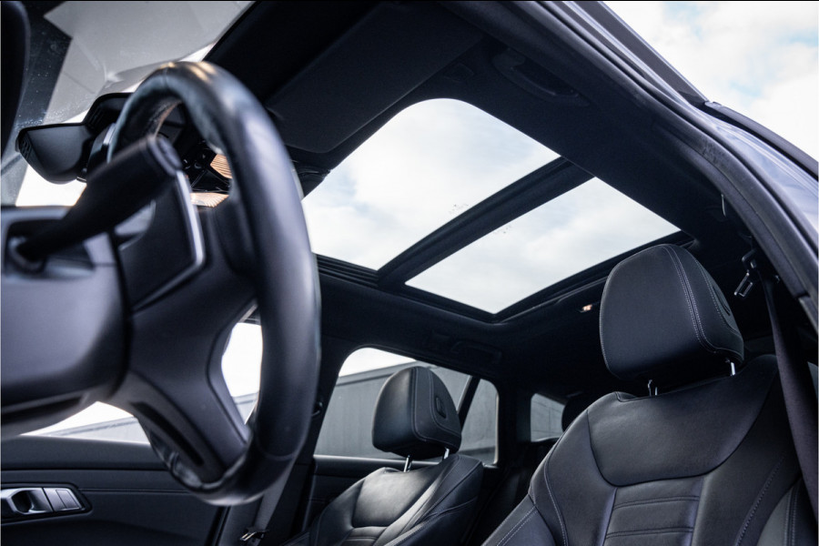 BMW 3 Serie Touring 330e xDrive High Executive - M Sport | Panorama | H&K | Memory | Elek. Trekhaak