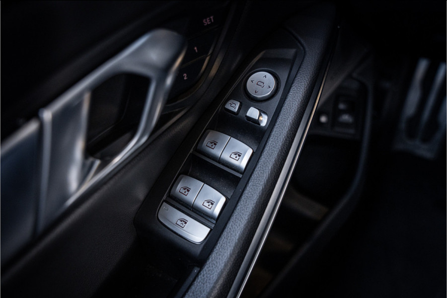 BMW 3 Serie Touring 330e xDrive High Executive - M Sport | Panorama | H&K | Memory | Elek. Trekhaak