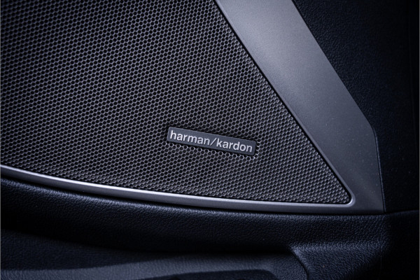 BMW 3 Serie Touring 330e xDrive High Executive - M Sport | Panorama | H&K | Memory | Elek. Trekhaak