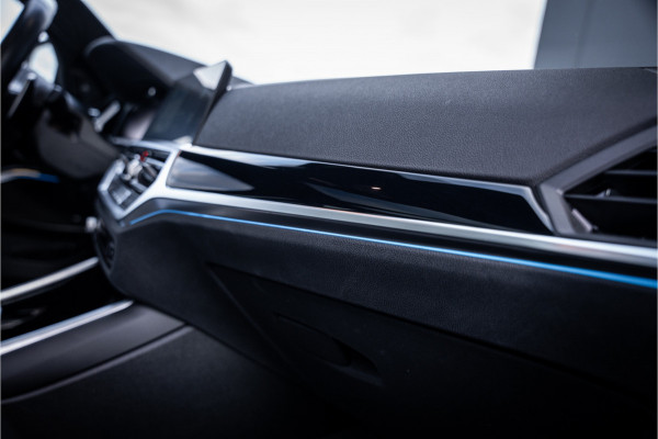 BMW 3 Serie Touring 330e xDrive High Executive - M Sport | Panorama | H&K | Memory | Elek. Trekhaak