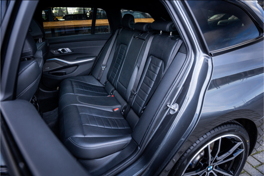 BMW 3 Serie Touring 330e xDrive High Executive - M Sport | Panorama | H&K | Memory | Elek. Trekhaak