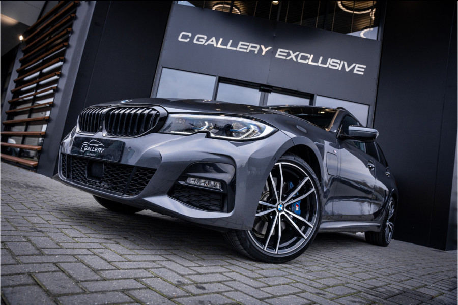 BMW 3 Serie Touring 330e xDrive High Executive - M Sport | Panorama | H&K | Memory | Elek. Trekhaak
