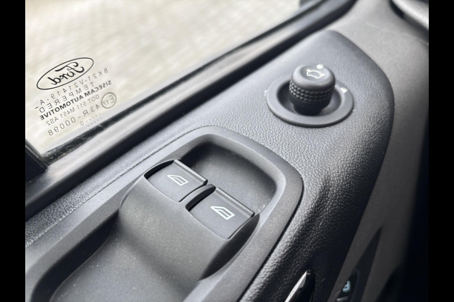 Ford Transit Custom 2.0 TDCI L2H1 DC*AUTOM.*ECC*CRUISE*NAVI*HAAK*CAM*