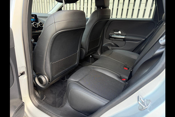 Mercedes-Benz B-Klasse 200 Business Solution / Widescreen / Camera