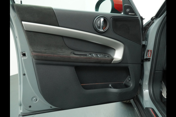 MINI Countryman 2.0 John Cooper Works ALL4 White Silver Edition Automaat - Airco - Apple Carplay/Android Auto - Cruise Control -KeyLess Entry - Panorama Dak - Lederen Bekleding - Voorstoelen Verwarmd - 12 Maanden BOVAG Garantie
