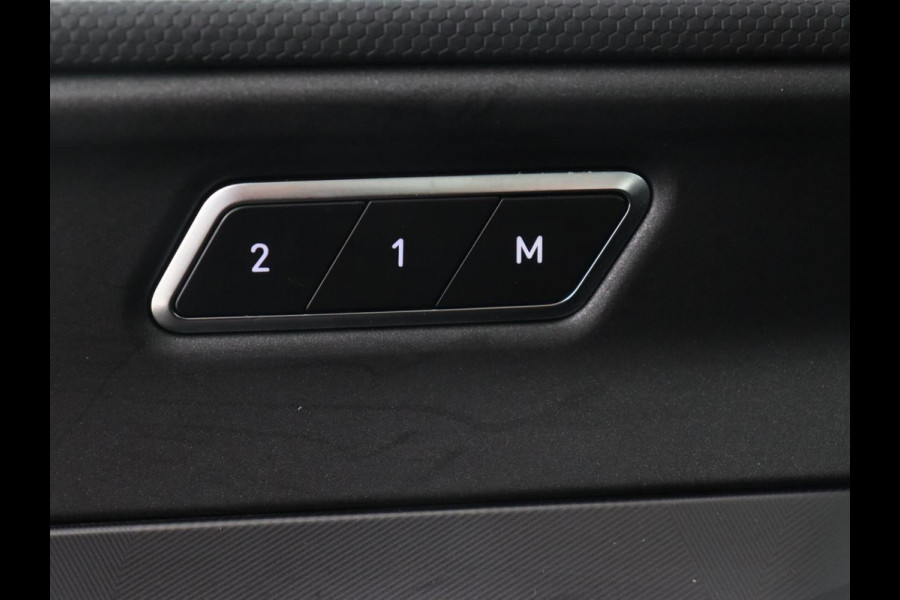 Lynk & Co 01 1.5 Plug In | Trekhaak | Panoramadak | Infinity by Harman | Camera | Adaptive cruise | Stoelverwarming | Carplay | Memory | Full LED | PHEV