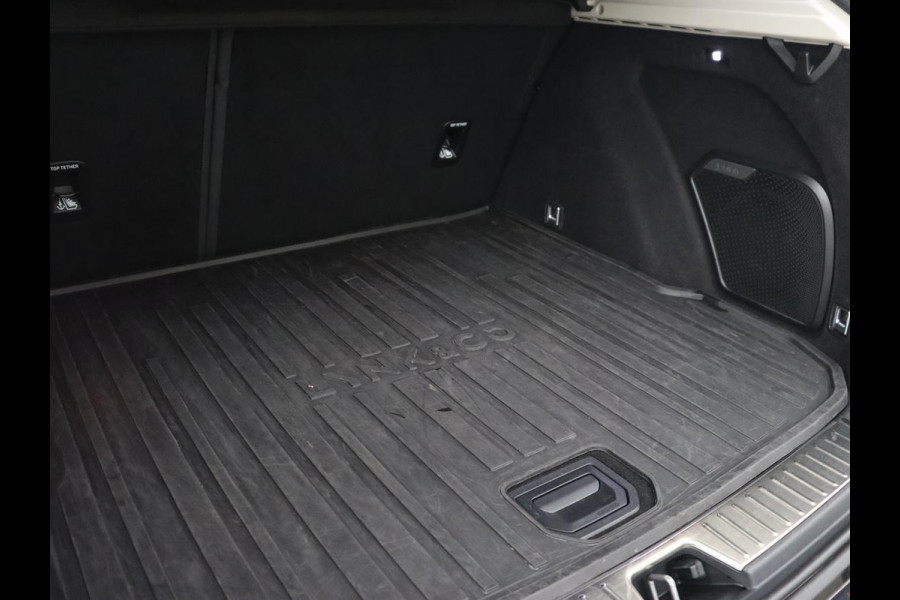 Lynk & Co 01 1.5 Plug In | Trekhaak | Panoramadak | Infinity by Harman | Camera | Adaptive cruise | Stoelverwarming | Carplay | Memory | Full LED | PHEV