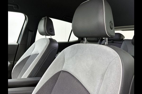 Volkswagen ID.3 First Plus 58 kWh (NL-auto, Navi, Camera, StoelV, Parkeersensoren, Climate con, Etc)