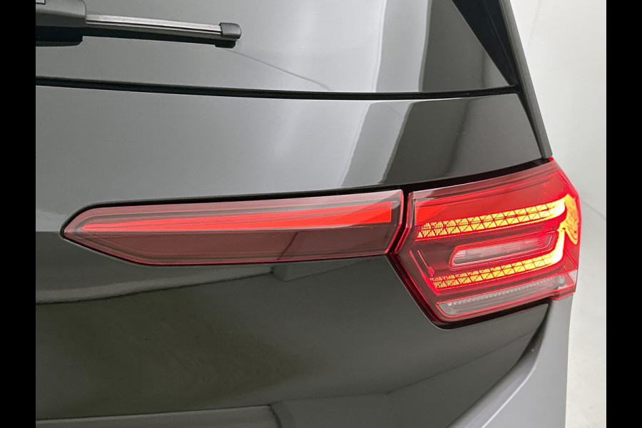 Volkswagen ID.3 First Plus 58 kWh (NL-auto, Navi, Camera, StoelV, Parkeersensoren, Climate con, Etc)