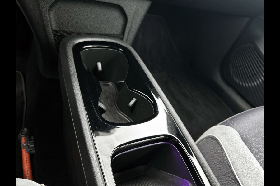 Volkswagen ID.3 First Plus 58 kWh (NL-auto, Navi, Camera, StoelV, Parkeersensoren, Climate con, Etc)