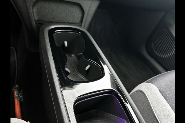 Volkswagen ID.3 First Plus 58 kWh (NL-auto, Navi, Camera, StoelV, Parkeersensoren, Climate con, Etc)