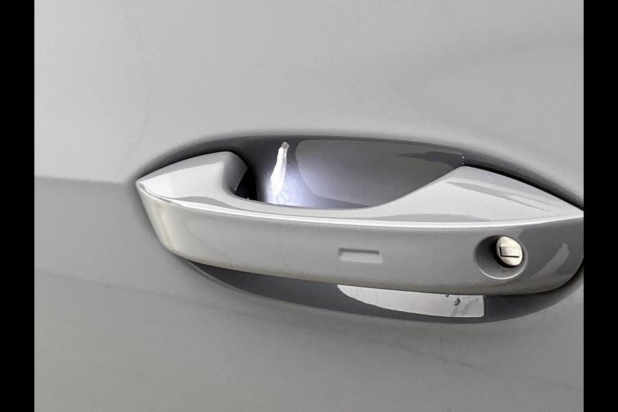 Volkswagen ID.3 First Plus 58 kWh (NL-auto, Navi, Camera, StoelV, Parkeersensoren, Climate con, Etc)