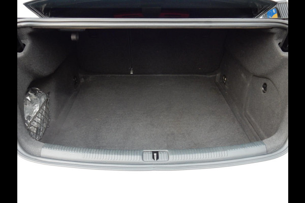 Audi A3 Limousine 30 TFSI S-LINE*LEDER*VIRTUAL*PANO*XENON*