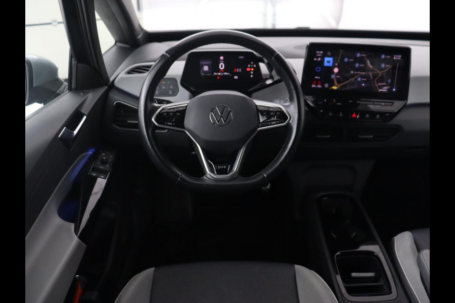 Volkswagen ID.3 First Plus 58 kWh | Stoel & stuurverwarming | Matrix LED | Adaptive cruise | Carplay | Sfeerverlichting | Camera | Navigatie | DAB | Keyless | Parkeerhulp | Climate control