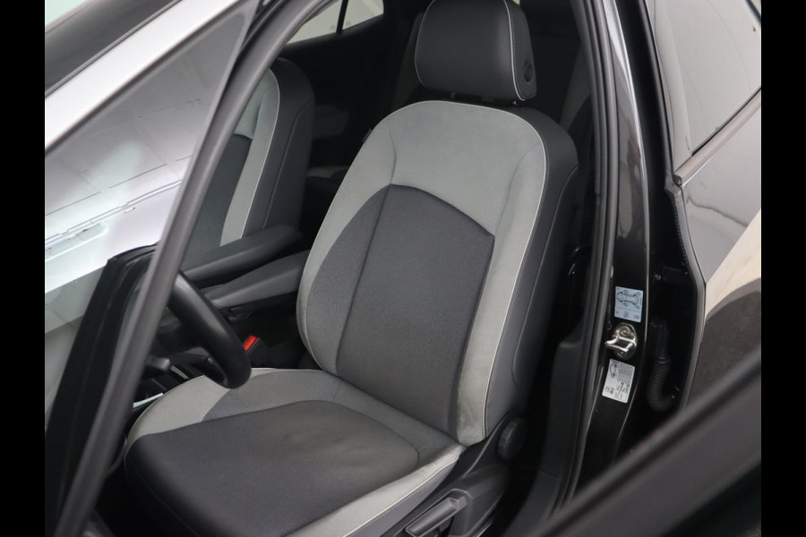 Volkswagen ID.3 First Plus 58 kWh | Stoel & stuurverwarming | Matrix LED | Adaptive cruise | Carplay | Sfeerverlichting | Camera | Navigatie | DAB | Keyless | Parkeerhulp | Climate control