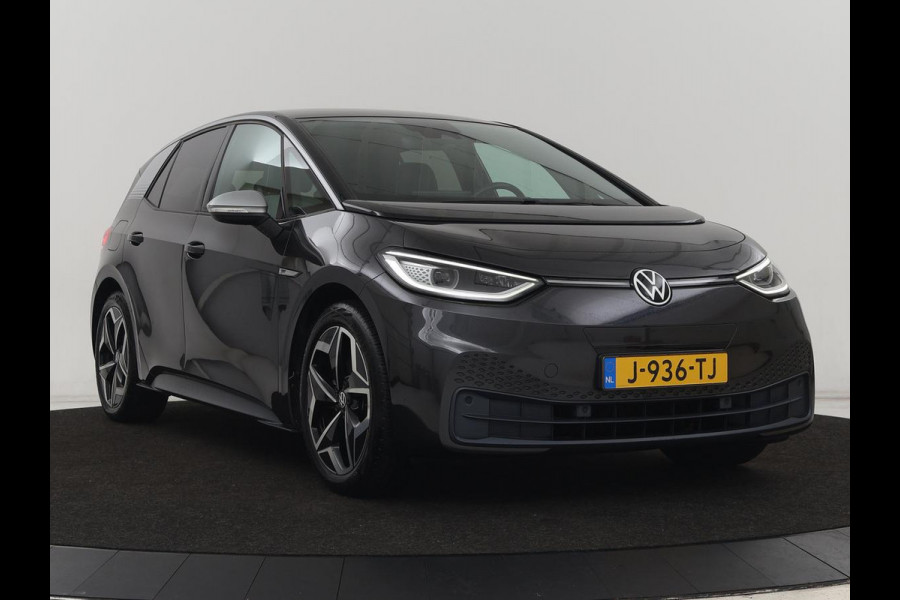 Volkswagen ID.3 First Plus 58 kWh | Stoel & stuurverwarming | Matrix LED | Adaptive cruise | Carplay | Sfeerverlichting | Camera | Navigatie | DAB | Keyless | Parkeerhulp | Climate control