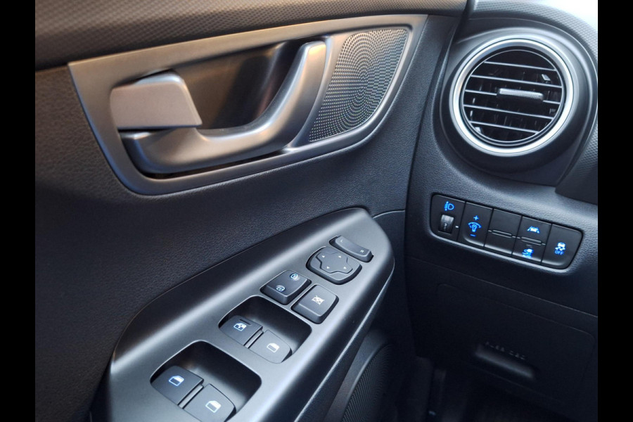 Hyundai Kona EV Comfort 64 kWh | 3 Fase | Warmtepomp | Navi | Adaptive CC | Climate | occasion