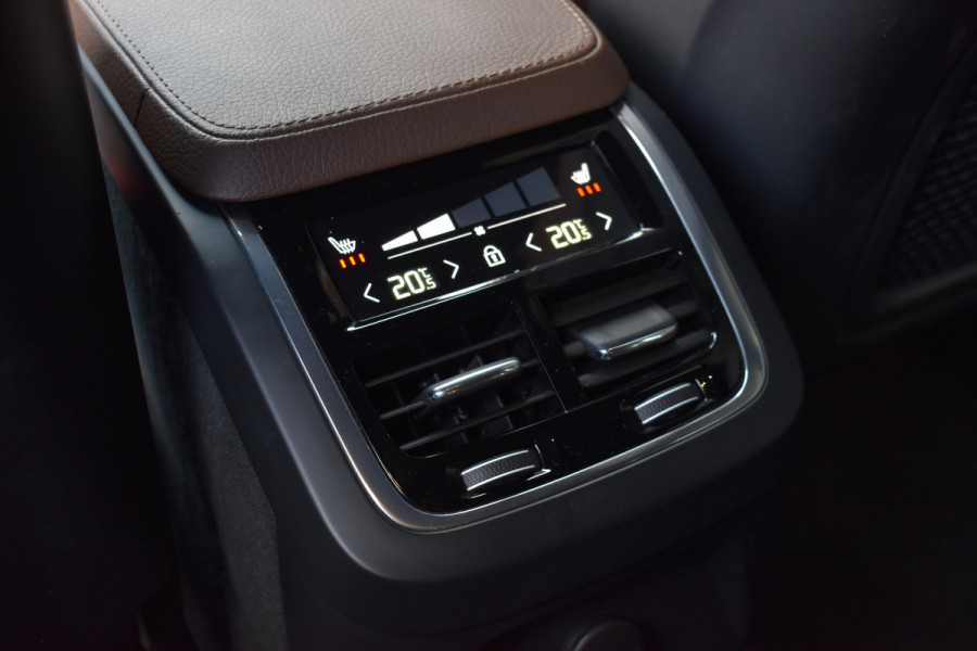 Volvo XC90 T8 AWD 390PK Plug-in Hybrid Inscription | Trekhaak | H&K | 360 Camera | ACC | 22"LMV | Stoelverwarming |