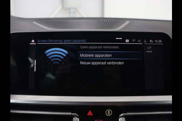 BMW 3-serie 320e M Sport | Leder | Trekhaak | Stoelverwarming | Carplay | Sportstoelen | Laserlicht | Live Cockpit | DAB | Parkeerhulp | Navigatie | Climate control | Bluetooth | Cruise control