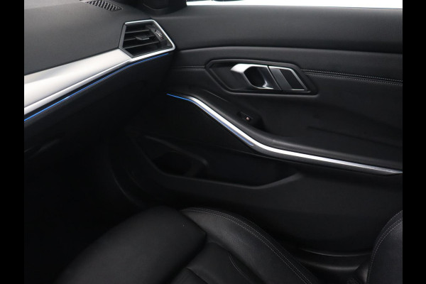 BMW 3-serie 320e M Sport | Leder | Trekhaak | Stoelverwarming | Carplay | Sportstoelen | Laserlicht | Live Cockpit | DAB | Parkeerhulp | Navigatie | Climate control | Bluetooth | Cruise control