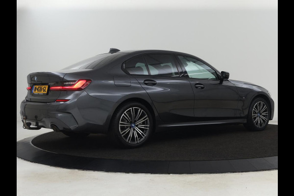 BMW 3-serie 320e M Sport | Leder | Trekhaak | Stoelverwarming | Carplay | Sportstoelen | Laserlicht | Live Cockpit | DAB | Parkeerhulp | Navigatie | Climate control | Bluetooth | Cruise control