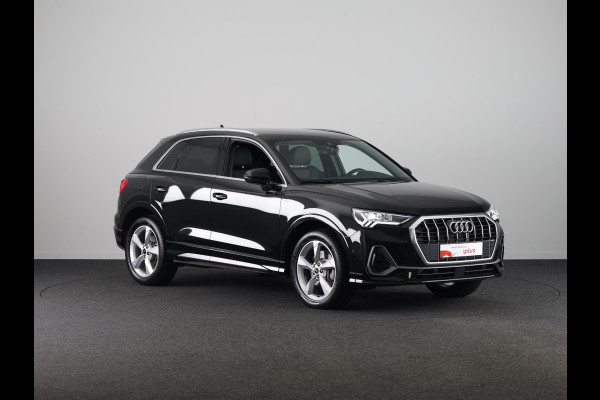 Audi Q3 45 TFSI e S edition 245pk | Navigatie | Stoelverwarming | 19 inch lichtmetalen velgen | 3 spaak afgevlakt stuurwiel
